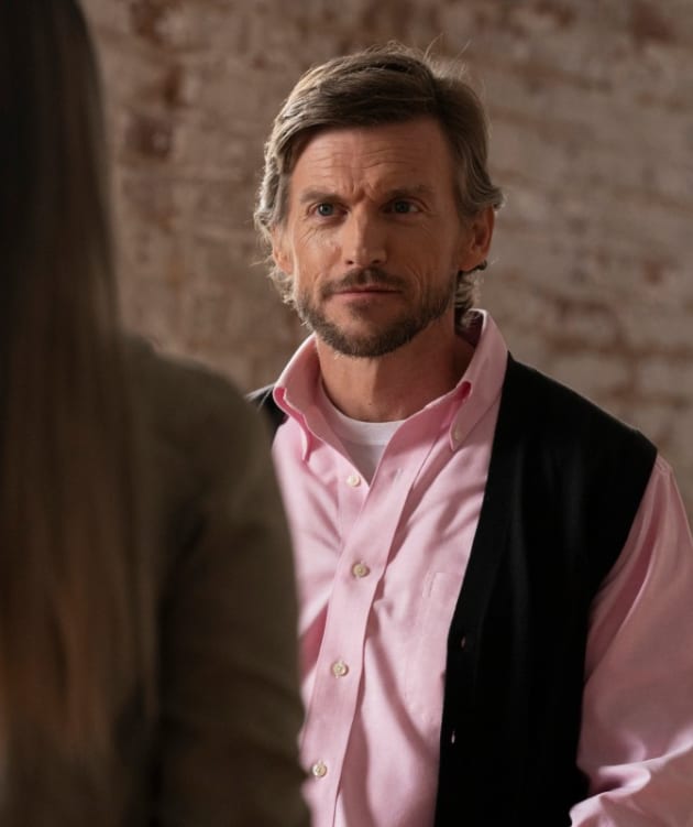 Gideon Emery as Shapiro - Blue Bloods Season 10 Episode 5