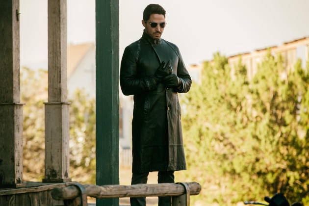 Right Hand Man - From Dusk Till Dawn Season 3 Episode 9