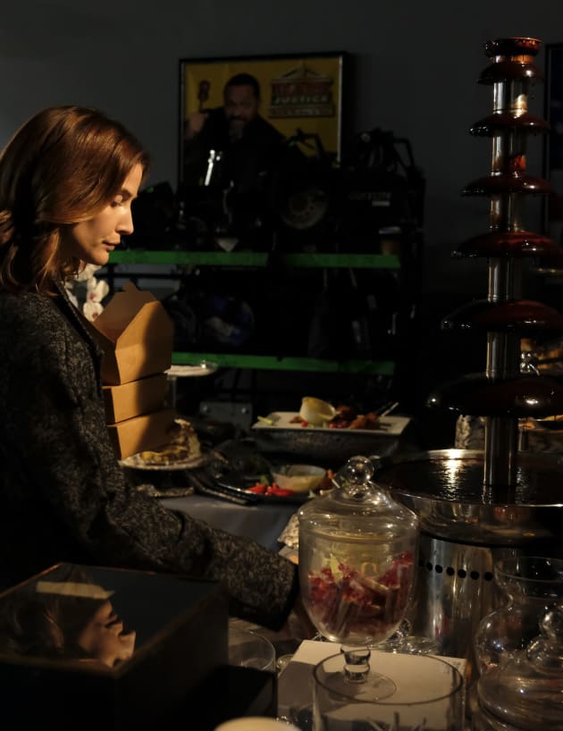 Stumptown Season 1 Episode 10 Review Reality Checks Don T Bounce Tv Fanatic