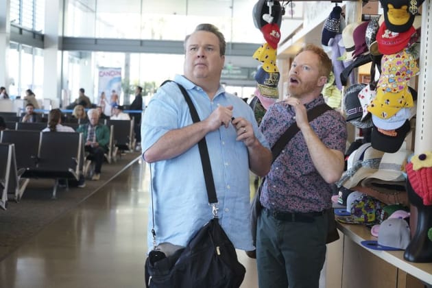 Catching a Flight - Modern Family