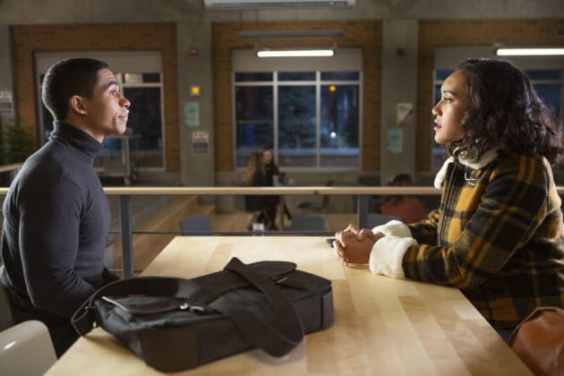 Playing It Cool - PLL: The Perfectionists Season 1 Episode 4