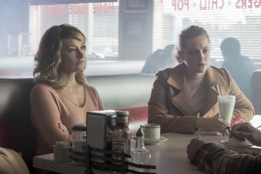 Riverdale season 2 ep 8 full episode store