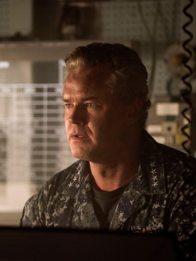The Last Ship Series Finale Review: Commitment - TV Fanatic