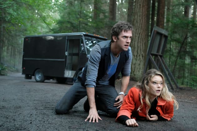 Davis and Syd Escape - Legion Season 1 Episode 4