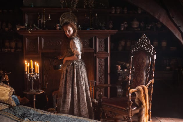 Helping Claire - Outlander Season 1 Episode 3