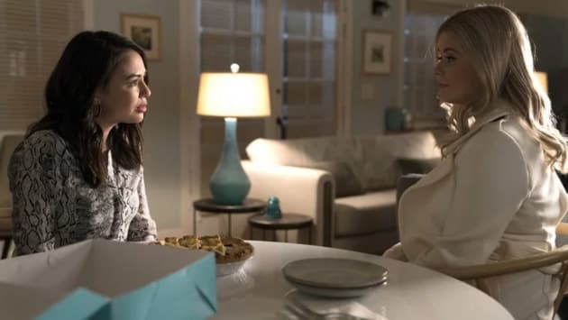 Mona and Alison Reunite - Pretty Little Liars