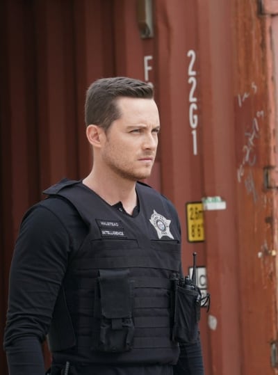 Empty Threats-tall - Chicago PD Season 9 Episode 7
