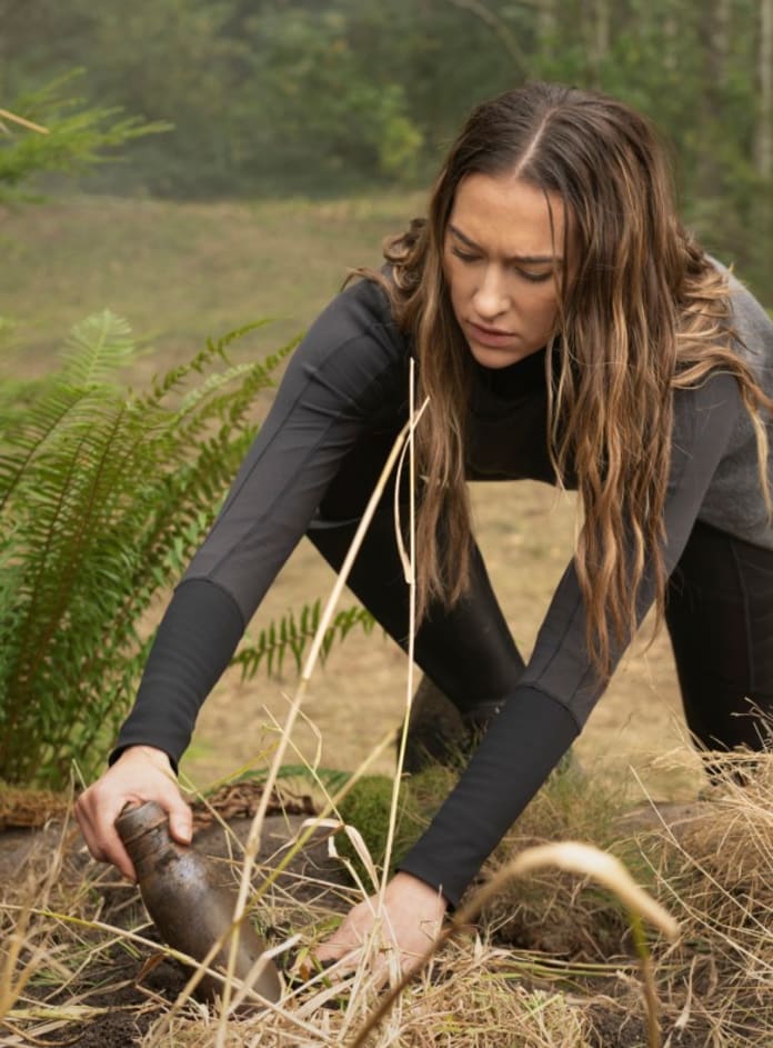 Echo Finds A Thing The 100 Season 7 Episode 2 Tv Fanatic