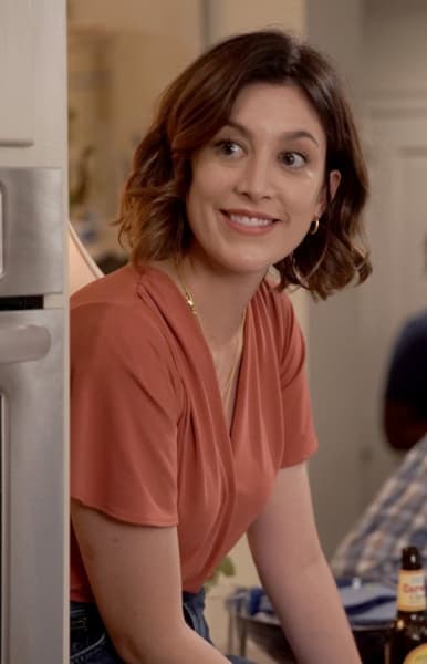 Happy Girl - Bluff City Law Season 1 Episode 3