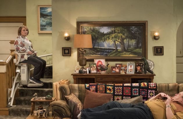 Roseanne's Chair - Roseanne Season 10 Episode 3
