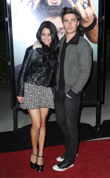 Os atores Vanessa Hudgens e Zac Efron chegam à estreia de Universal Pictures "Leve-o ao grego"