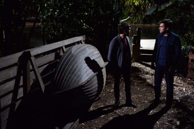 SeArching for Answers - Pretty Little Liars Season 5 Episode 24
