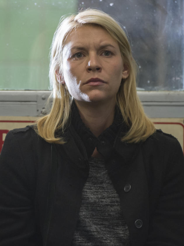 Carrie Looks for Quinn at Police Station Homeland Season 6 Episode 6