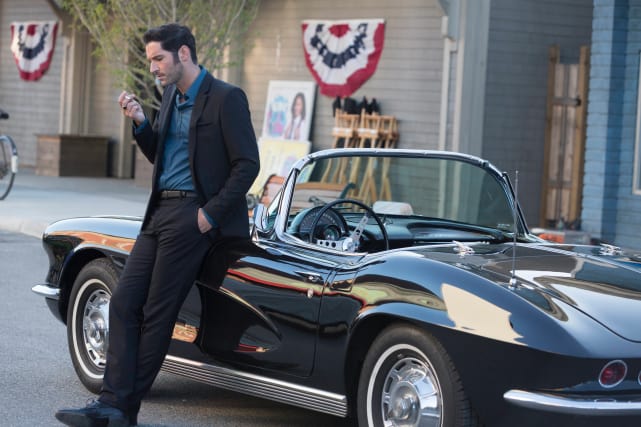 Taking a Break - Lucifer Season 2 Episode 1