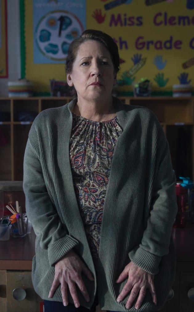 The Transition To Aunt Lydia - The Handmaid's Tale Season ...