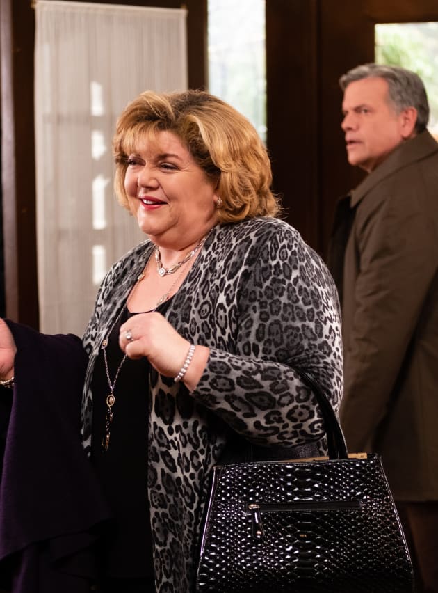 The Guests Arrive at Grey House - Good Witch Season 5 Episode 7