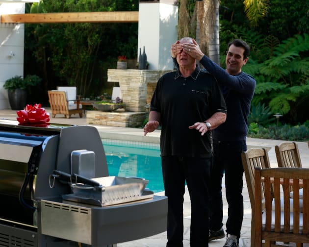 Surprise! - Modern Family Season 6 Episode 19