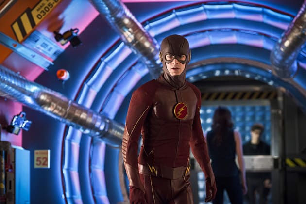 Still in the Hallway - The Flash Season 2 Episode 17