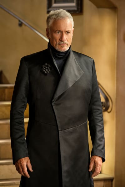 Q Returns - Star Trek: Picard Season 2 Episode 1