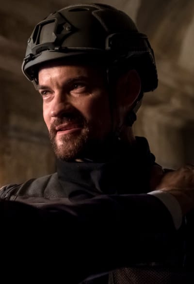 Up Close and Personal - Gotham Season 5 Episode 5