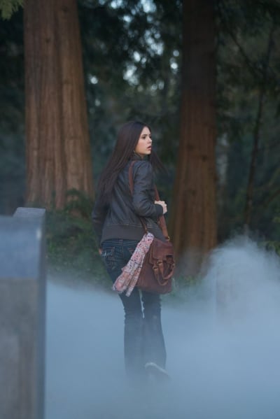 Cemetery Hang - The Vampire Diaries Season 1 Episode 1