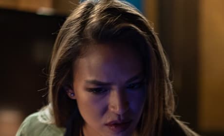 Almost Paradise Season 1 Episode 3: &ldquo;Reef Eel Soup for the Soul&rdquo; Photos