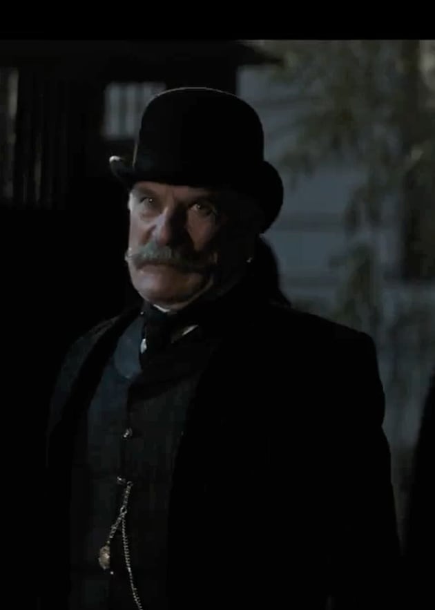 Closing In - The Alienist: Angel of Darkness Season 1 Episode 8