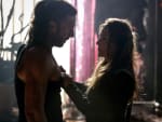 Abby Helps Roan – The 100 Season 4 Episode 2