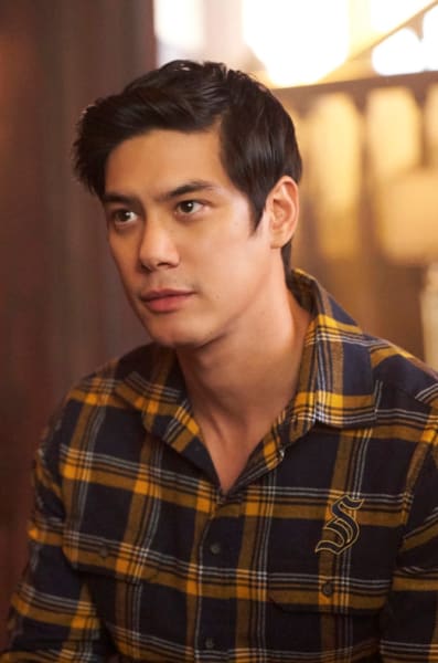 Closeup of Jed in plaid - Legacies Season 4 Episode 11