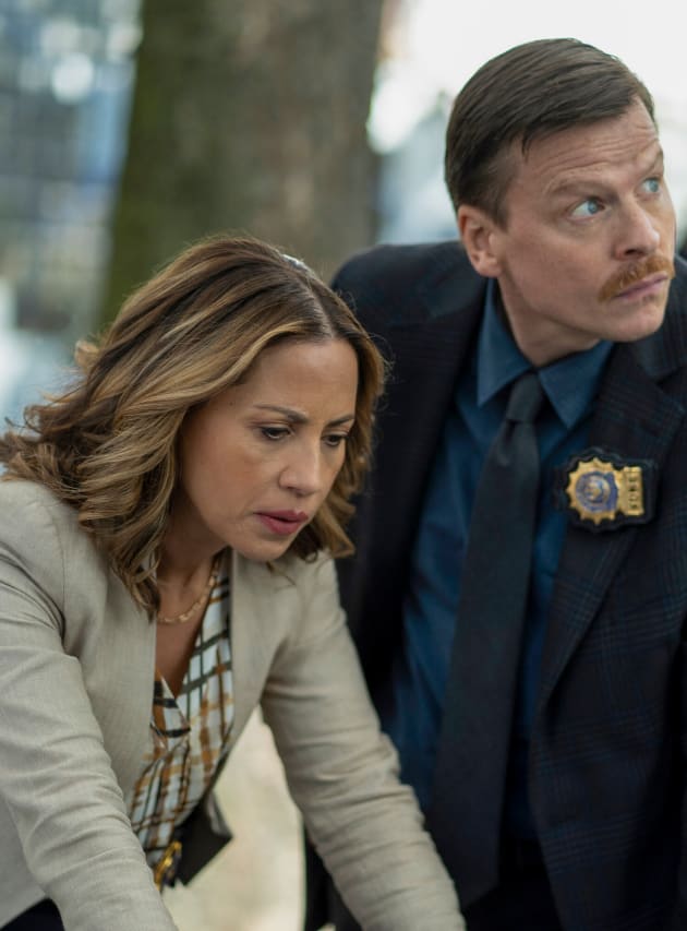 Trying to Resolve a Crisis Peacefully - East New York Season 1 Episode 4