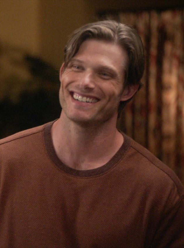 Link Smiles - Tall - Grey's Anatomy Season 17 Episode 2