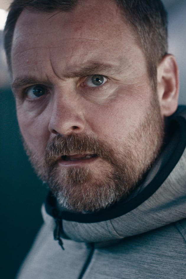 Hijack Series Premiere Review A Plane Hijacking Like No Other TV Fanatic