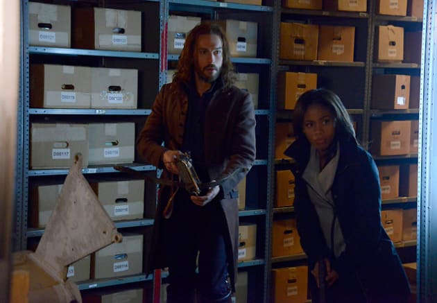 Ichabod and Abbie Search for Kent - Sleepy Hollow Season 2 Episode 15