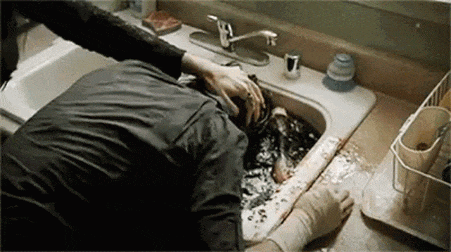 Gemma Kills Tara - Sons of Anarchy