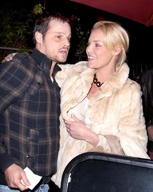 Katherine Heigl Greets Justin Chambers Tv Fanatic