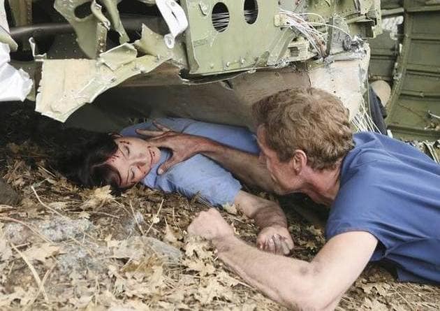Mark tells Lexie he loves her one last time -- Grey's Anatomy, "Flight"