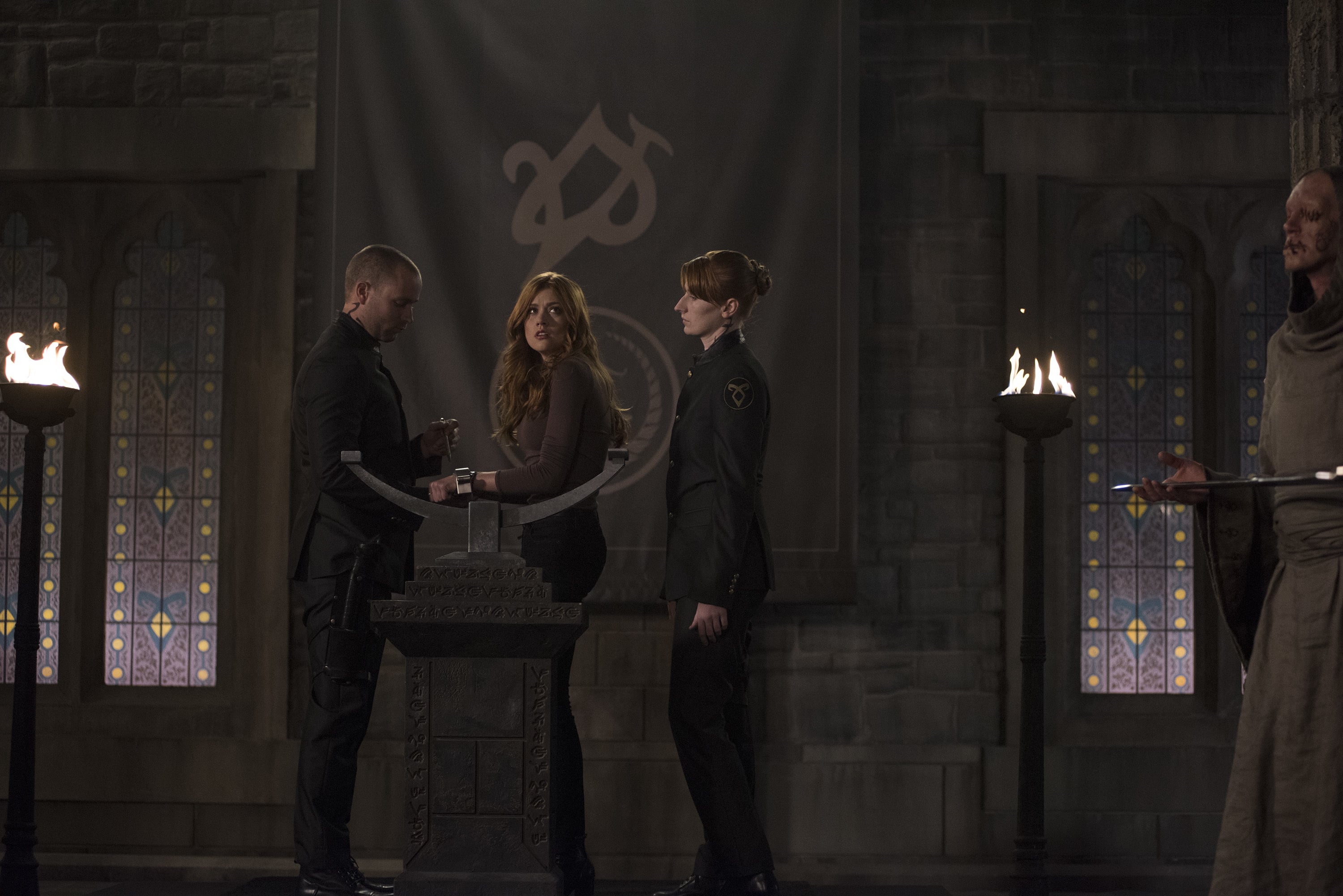 Watch Shadowhunters Online Season 3 Episode 8 TV Fanatic