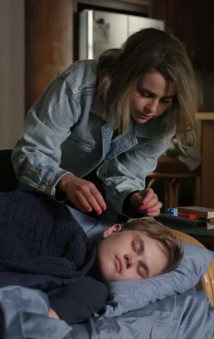 Motherly Touch - Good Girls Season 4 Episode 12
