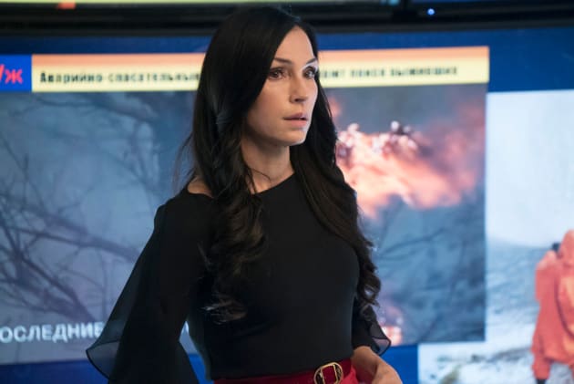 New Job New Outfit - The Blacklist: Redemption Season 1 Episode 3