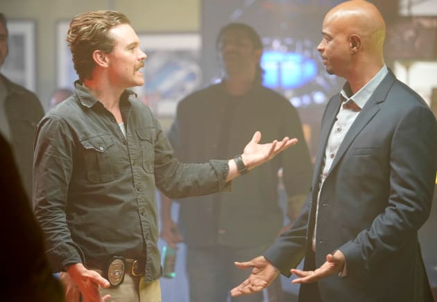 The Chemistry is Gone - Lethal Weapon Season 2 Episode 13