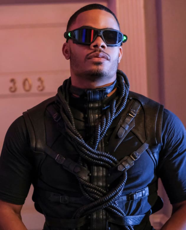 Manhunt - Black Lightning Season 3 Episode 8