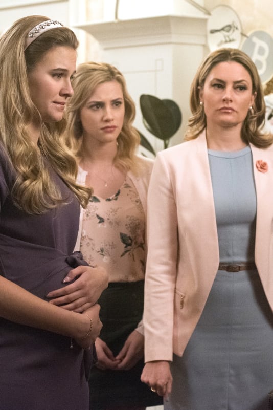 Riverdale Photos From Chapter Eight The Outsiders Tv Fanatic