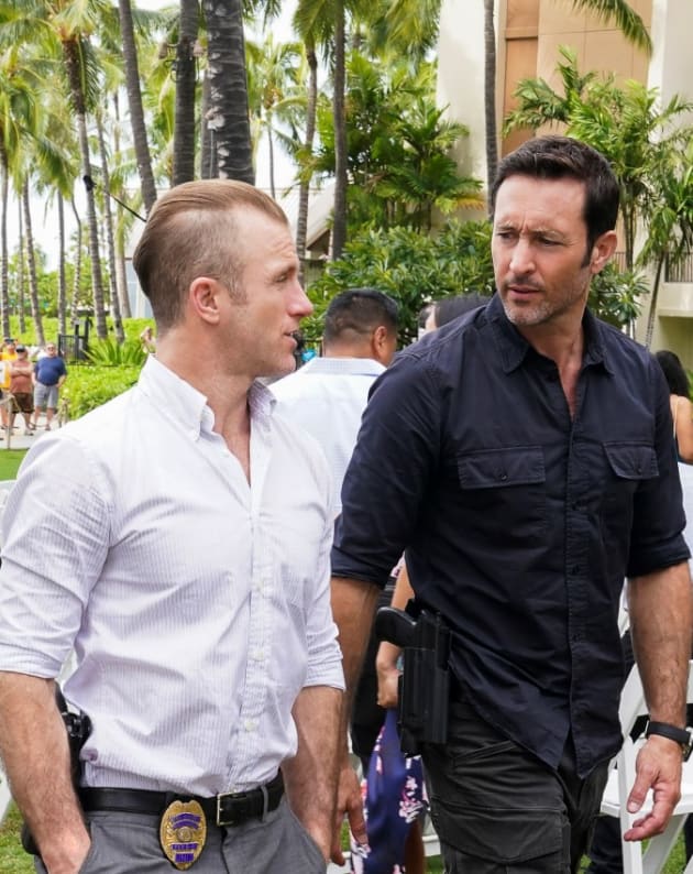 Following Clues - Hawaii Five-0 Season 10 Episode 17