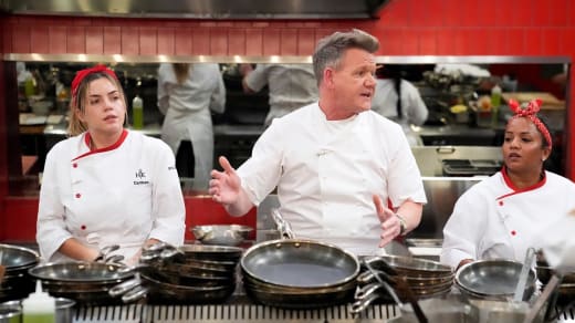 Reaming Out the Red Team - Hell's Kitchen Season 22 Episode 2