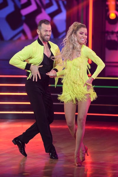 Kaitlyn Bristowe Competes - Dancing With the Stars Season 29 Episode 1