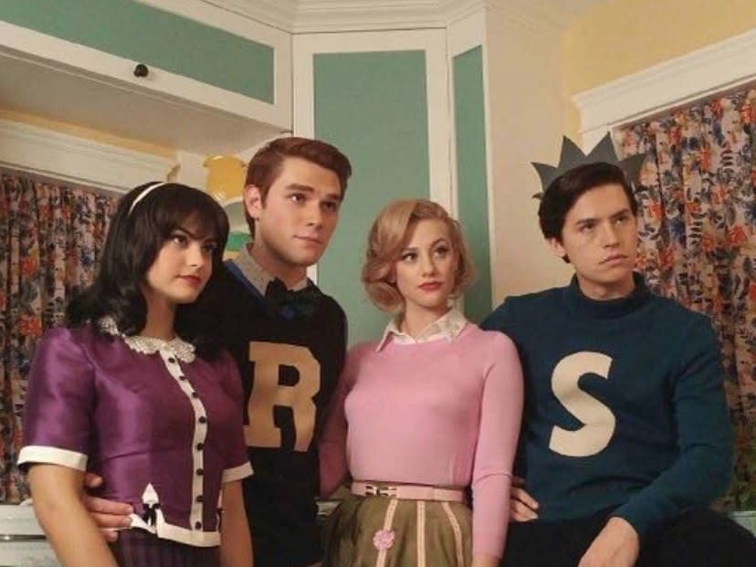 Riverdale season 1 episode hot sale 1 full free online