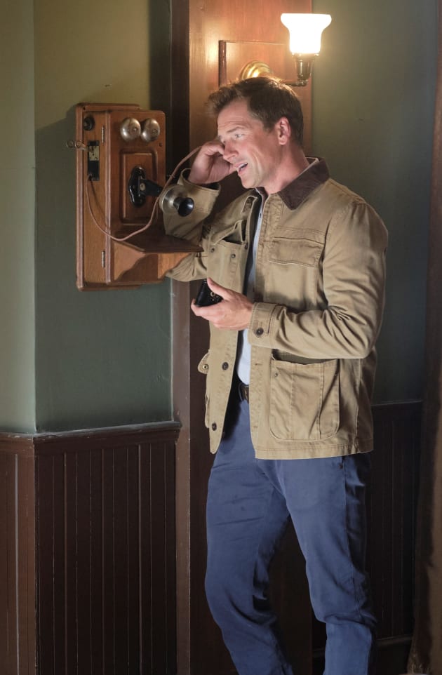 Carson Gets an Important Call - When Calls the Heart Season 7 Episode 1