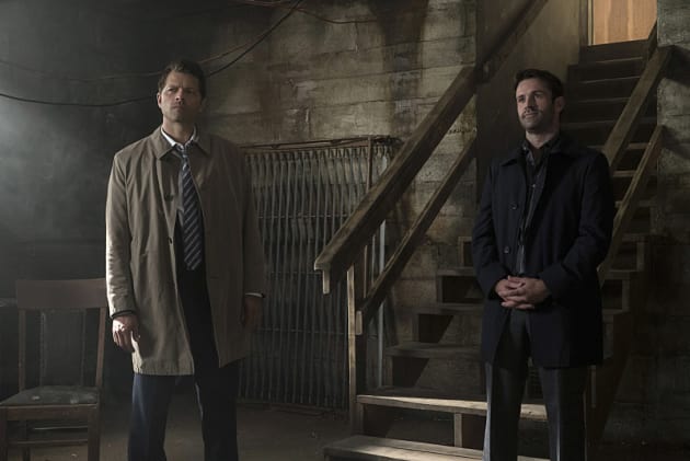 Castiel makes a new friend - Supernatural Season 12 Episode 2