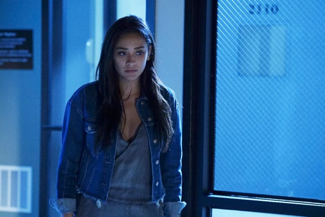 Scared and Alone - Pretty Little Liars Season 7 Episode 1