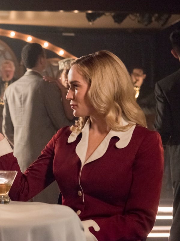 Sara Lance - DC's Legends of Tomorrow Season 5 Episode 2